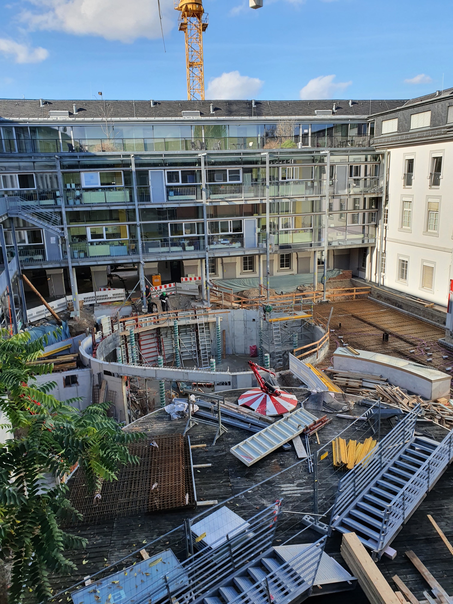 International Department, Construction courtyard